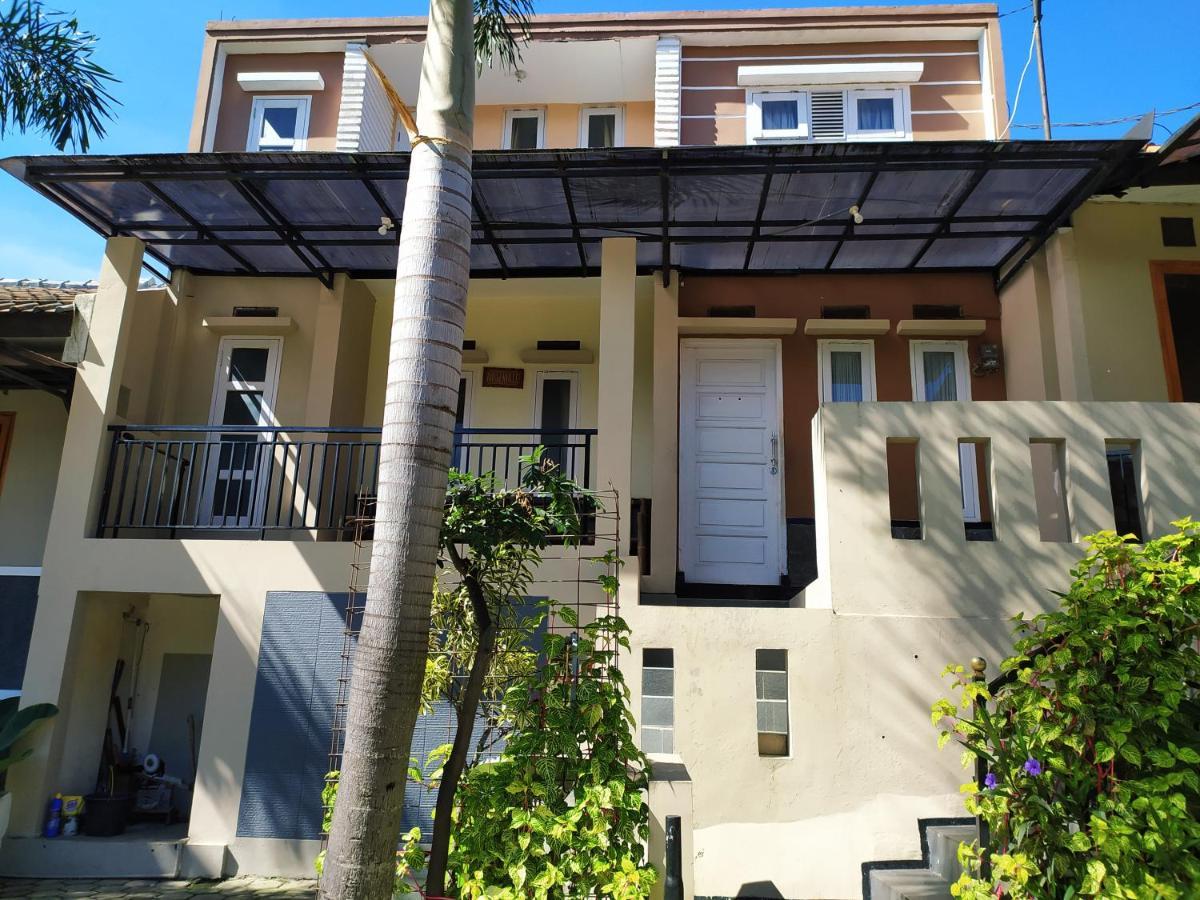 Villa Beverly Lembang Exterior foto