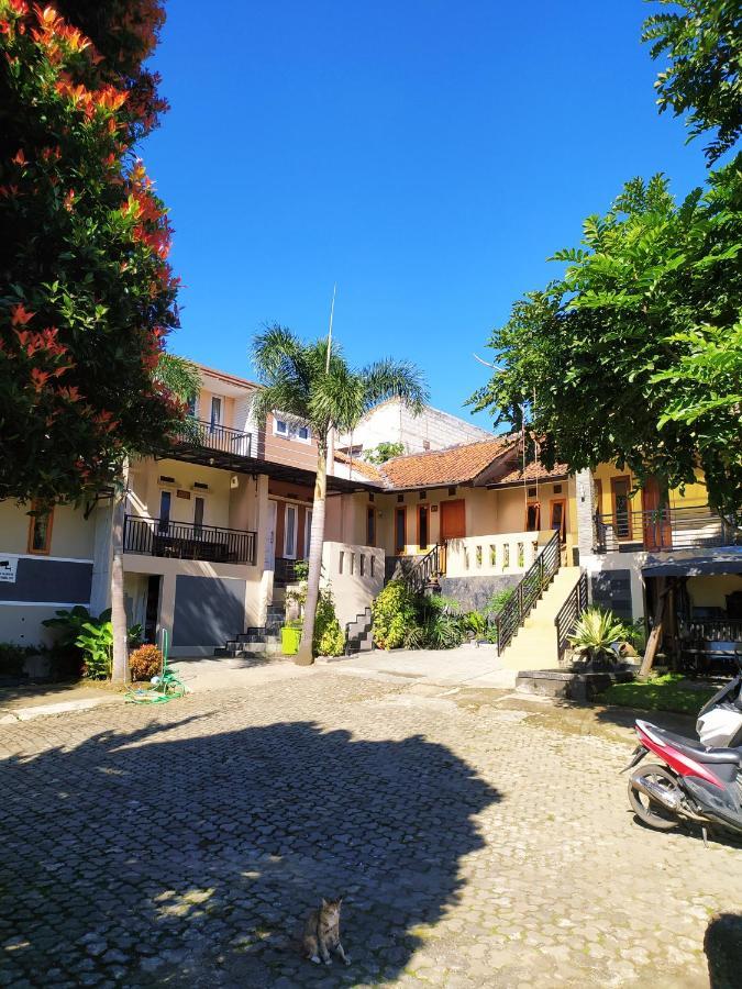 Villa Beverly Lembang Exterior foto
