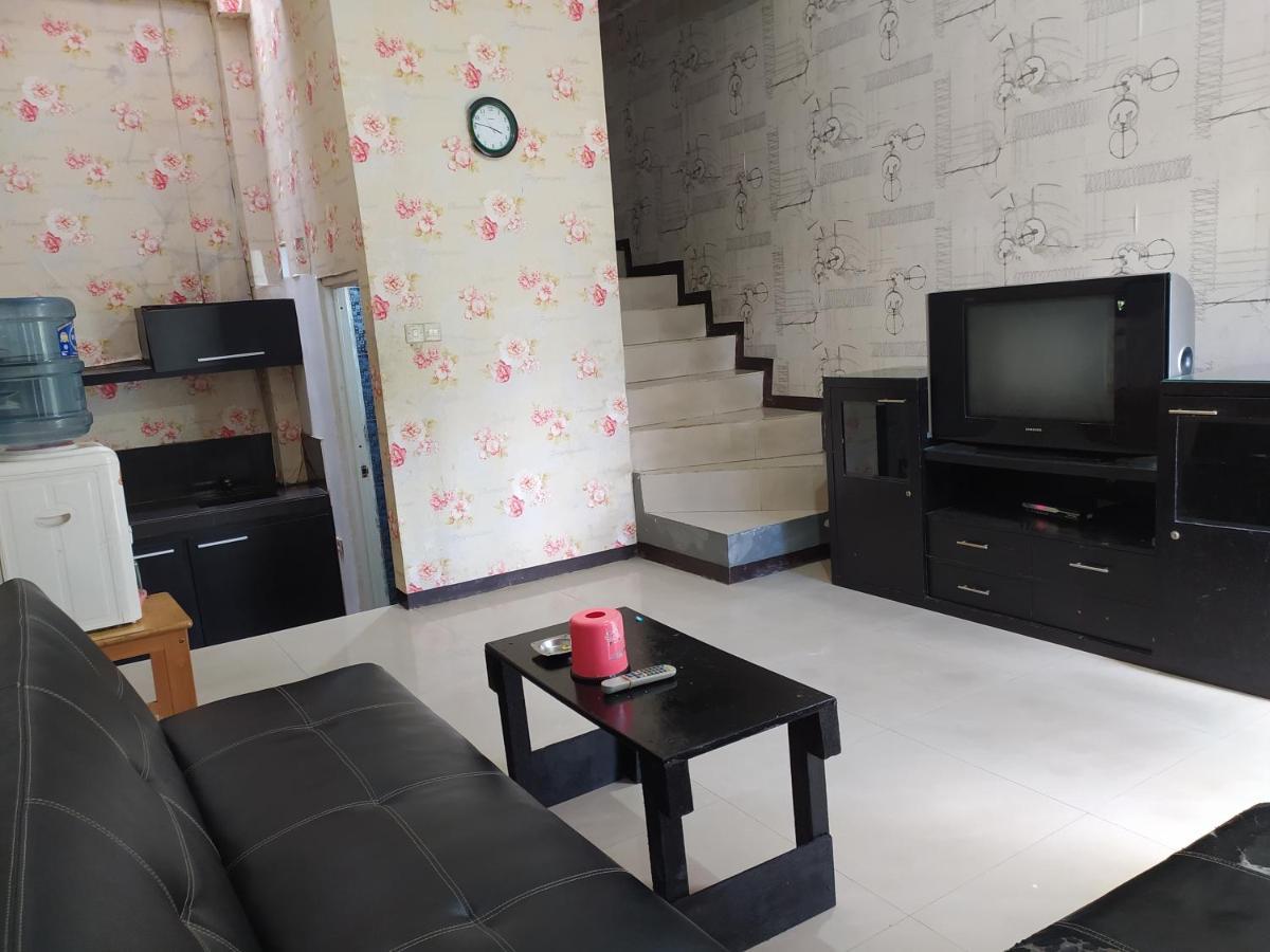 Villa Beverly Lembang Exterior foto