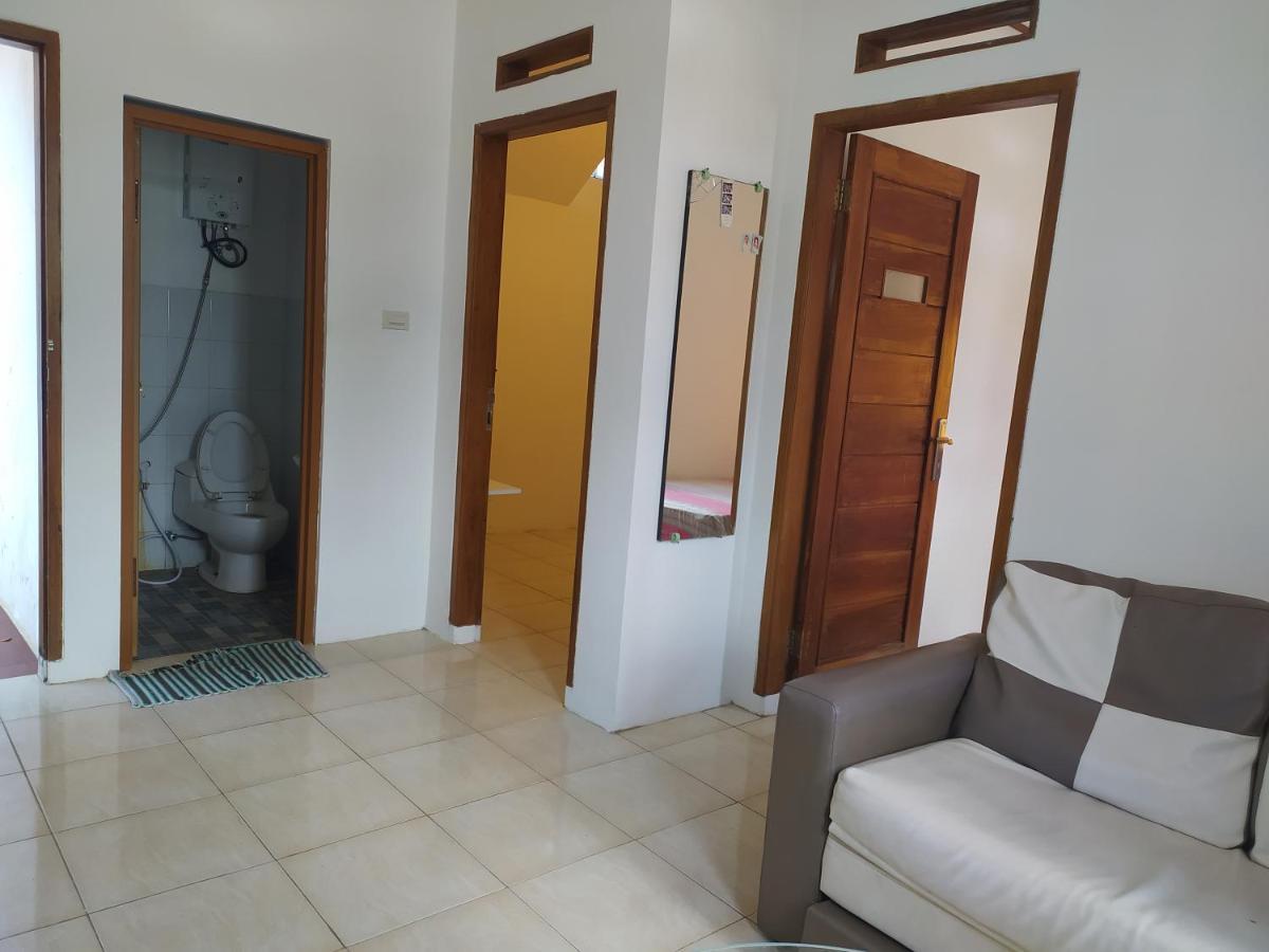 Villa Beverly Lembang Exterior foto
