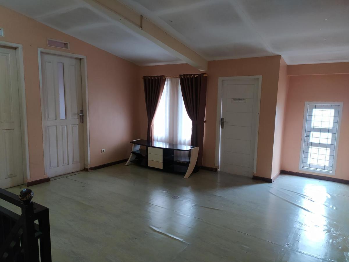 Villa Beverly Lembang Exterior foto