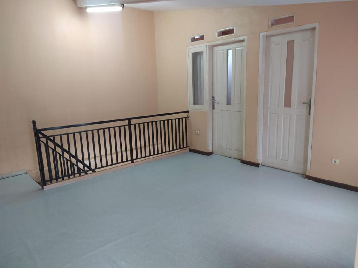 Villa Beverly Lembang Exterior foto