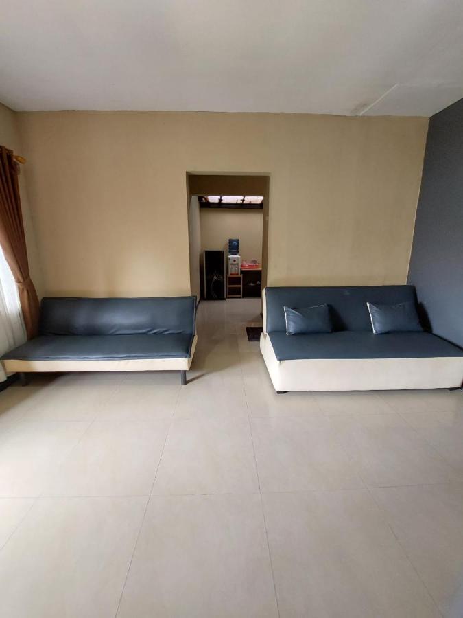 Villa Beverly Lembang Exterior foto