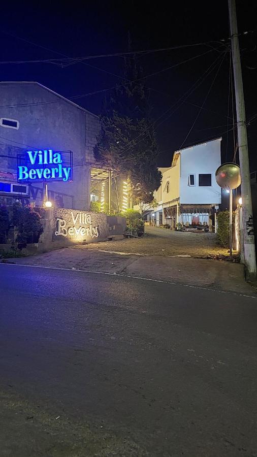 Villa Beverly Lembang Exterior foto